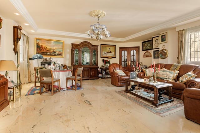 4 soveværelse Villa til salg i Granada by med garage - € 714.000 (Ref: 9419622)