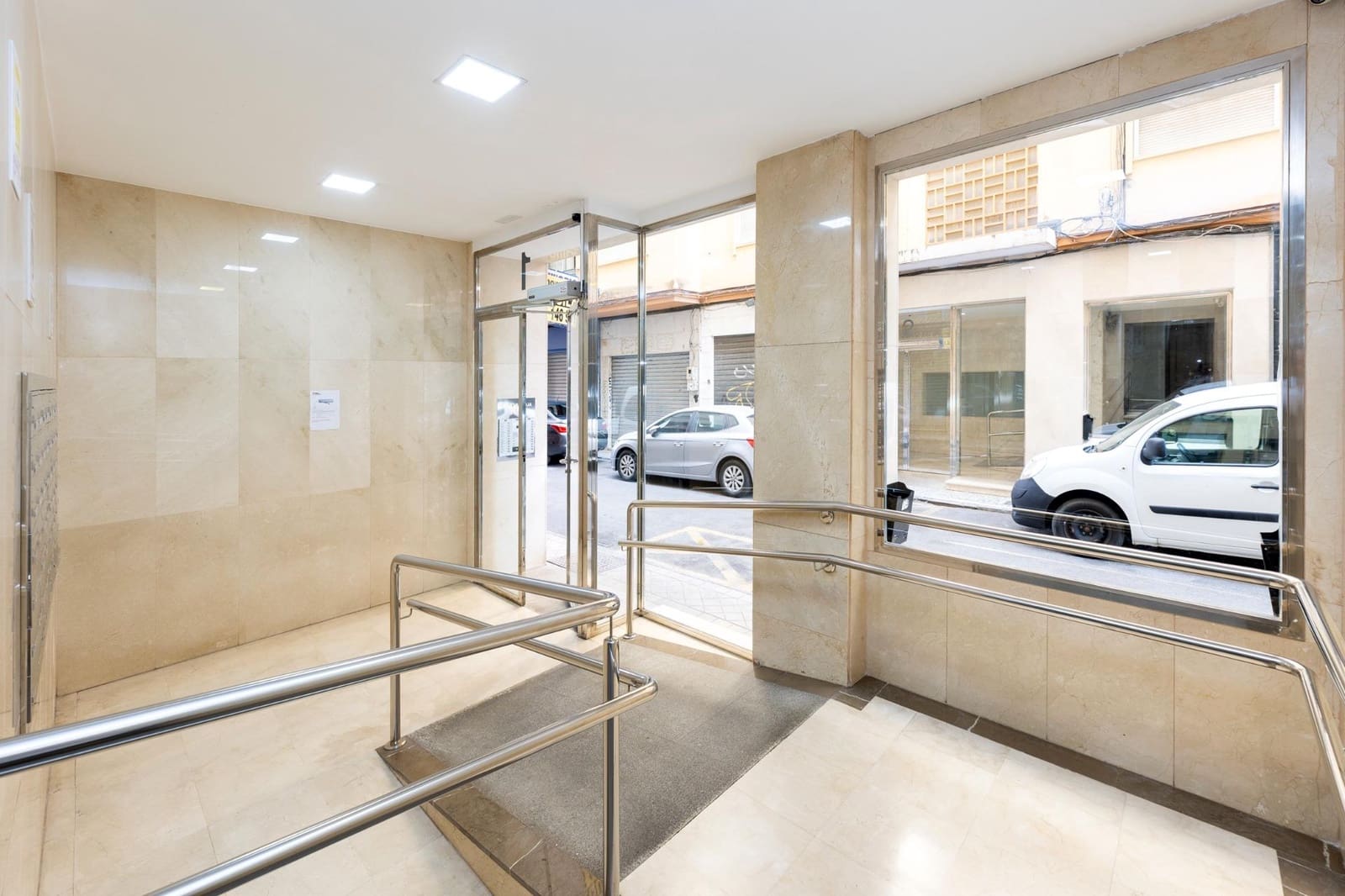 3 soveværelse Lejlighed til salg i Granada by - € 195.000 (Ref: 9419623)