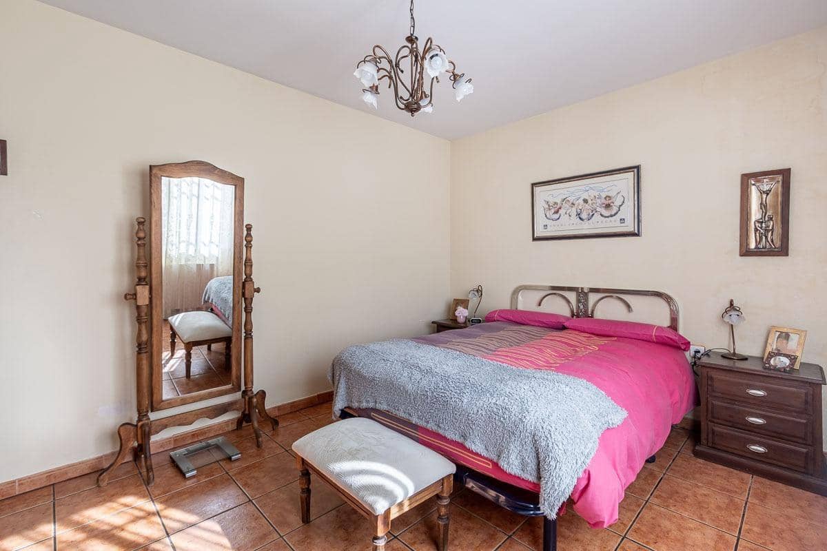 5 soveværelse Villa til salg i Las Gabias med swimmingpool garage - € 540.000 (Ref: 9422339)