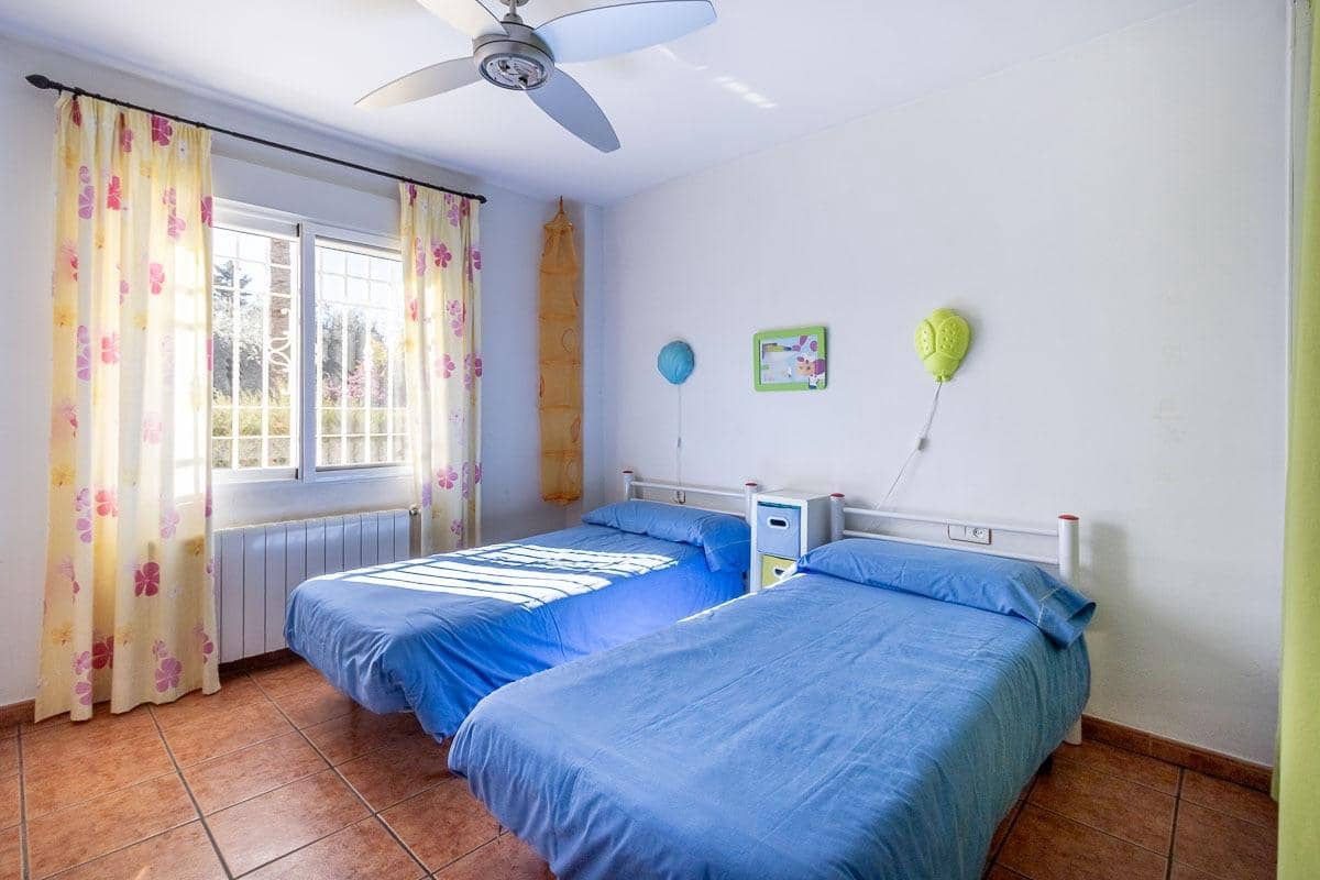 5 soveværelse Villa til salg i Las Gabias med swimmingpool garage - € 540.000 (Ref: 9422339)