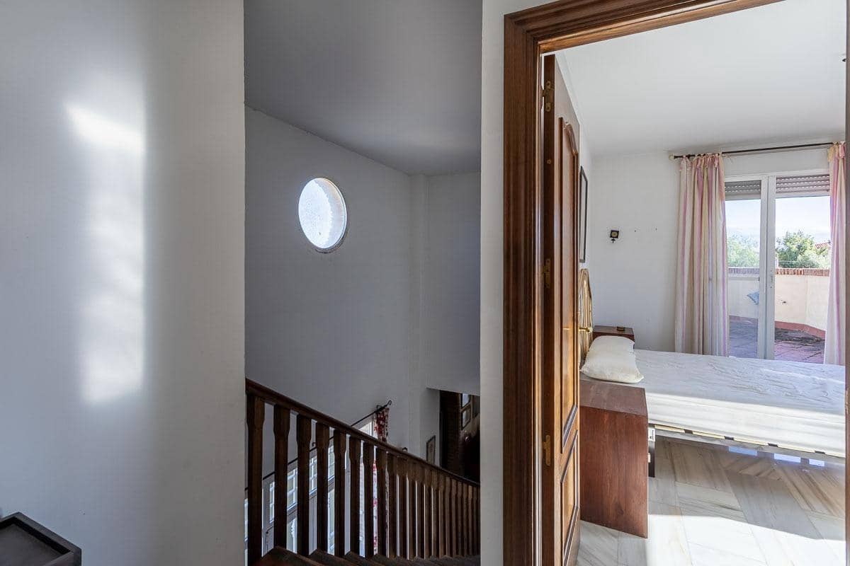 5 soveværelse Villa til salg i Las Gabias med swimmingpool garage - € 540.000 (Ref: 9422339)