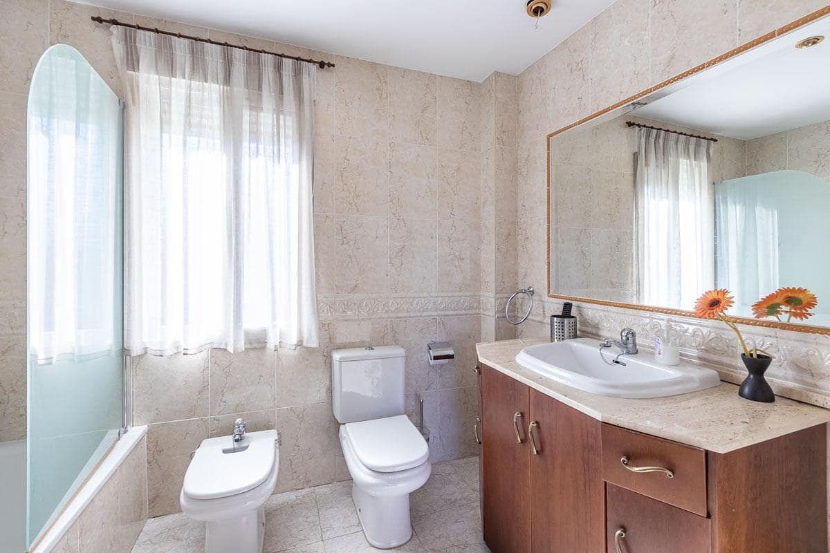 5 soveværelse Villa til salg i Las Gabias med swimmingpool garage - € 540.000 (Ref: 9422339)