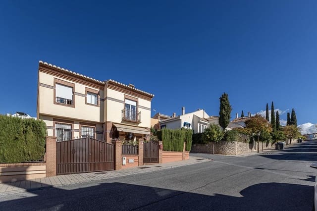 4 soveværelse Byhus til salg i Huétor Vega med garage - € 439.000 (Ref: 9422344)