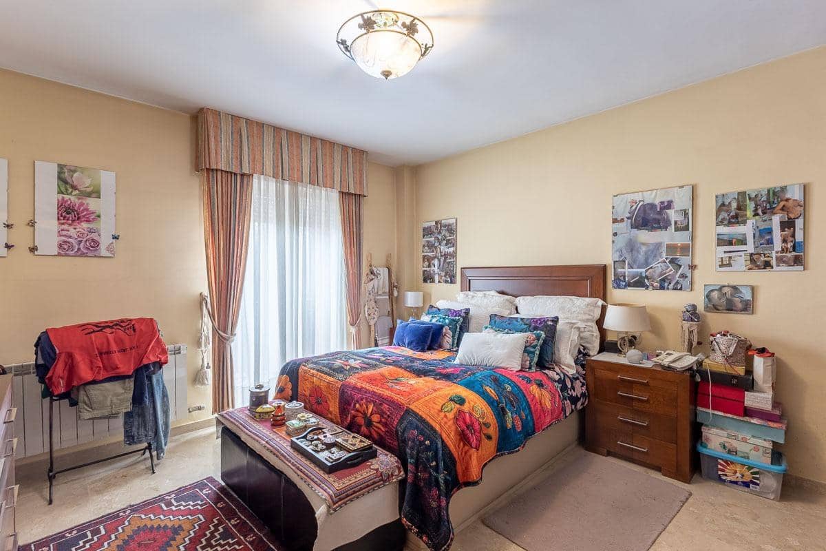 4 soveværelse Byhus til salg i Huetor Vega med garage - € 439.000 (Ref: 9422344)