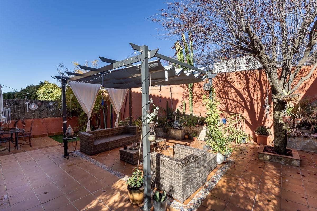 4 soveværelse Byhus til salg i Huetor Vega med garage - € 439.000 (Ref: 9422344)