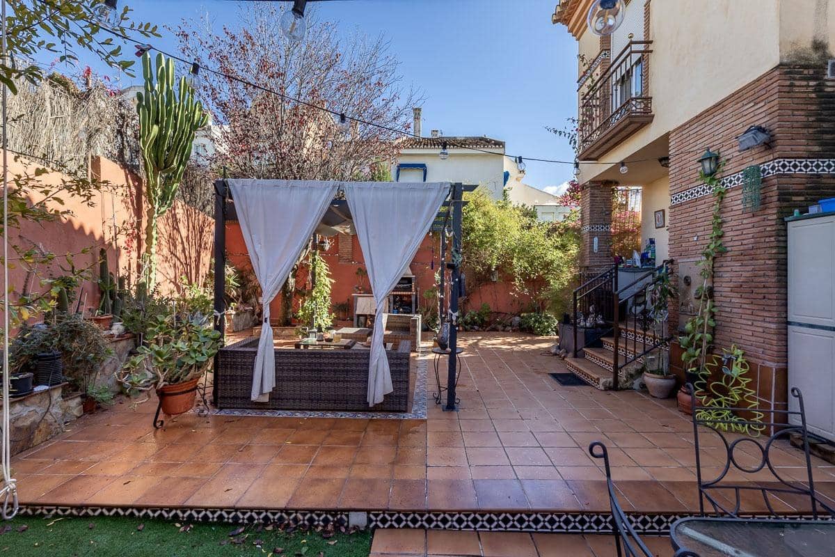 4 soveværelse Byhus til salg i Huetor Vega med garage - € 439.000 (Ref: 9422344)