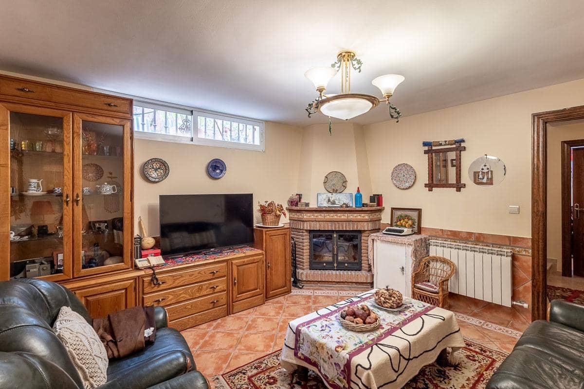 4 soveværelse Byhus til salg i Huetor Vega med garage - € 439.000 (Ref: 9422344)