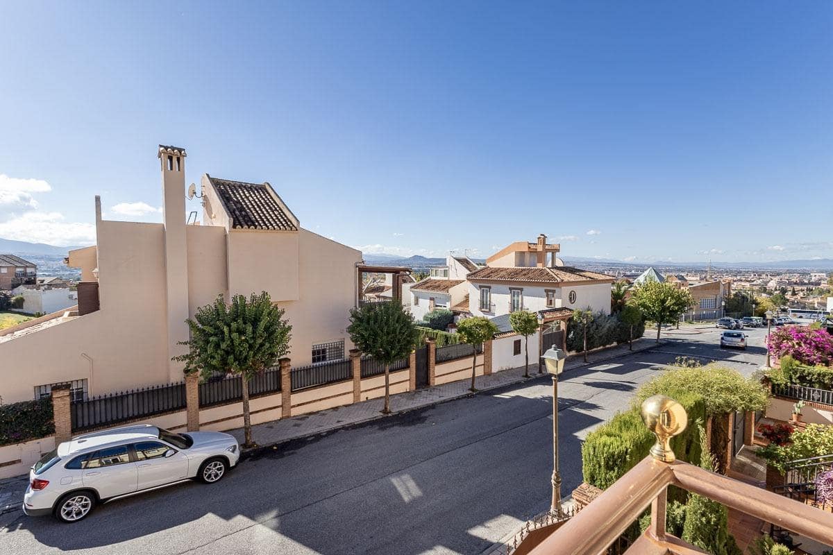 4 soveværelse Byhus til salg i Huetor Vega med garage - € 439.000 (Ref: 9422344)