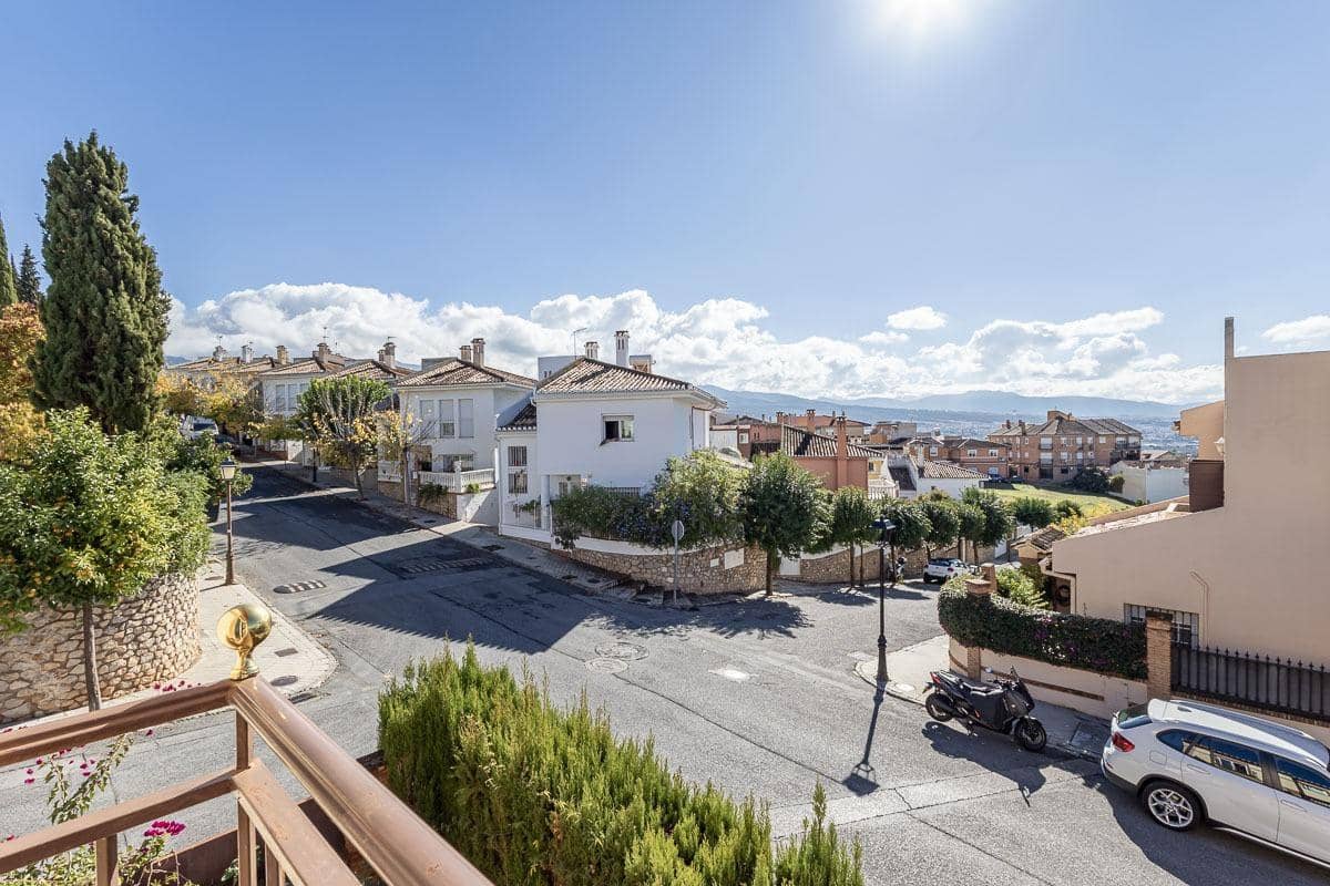 4 soveværelse Byhus til salg i Huetor Vega med garage - € 439.000 (Ref: 9422344)