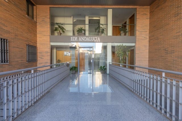 3 bedroom Penthouse for sale in Armilla with garage - € 269,000 (Ref: 9427463)