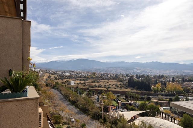 4 soverom Penthouse til salgs i Bola de Oro - Serrallo, Granada by med garasje - € 585 000 (Ref: 9431732)