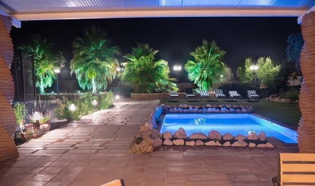 5 slaapkamer Finca/Landhuis te koop in Atarfe met zwembad - € 548.000 (Ref: 9436132)