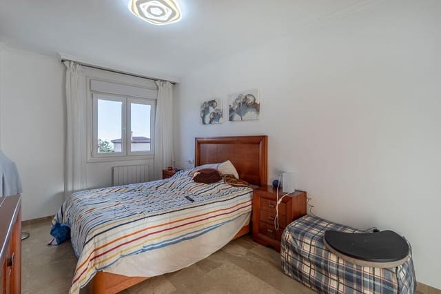 4 soveværelse Villa til salg i Cenes de la Vega med swimmingpool garage - € 365.000 (Ref: 9436133)