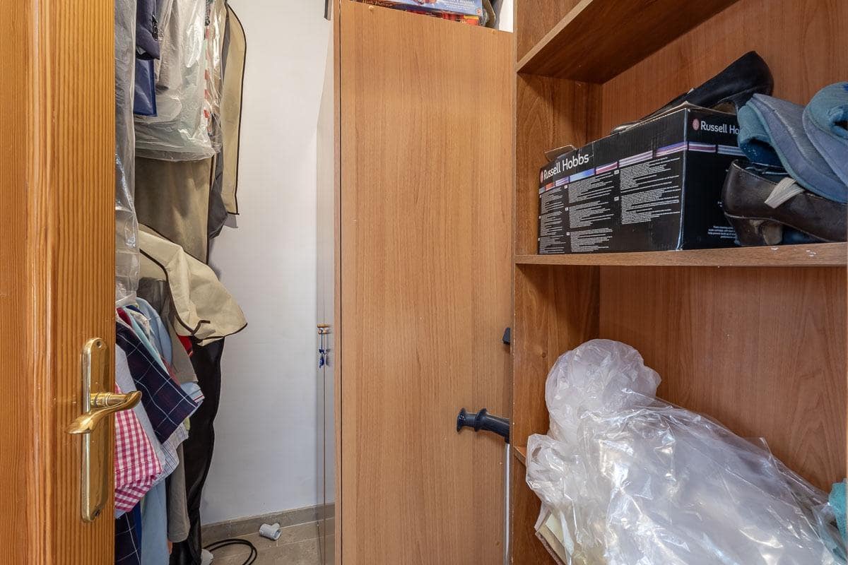 4 quarto Moradia para venda em Cenes de la Vega com piscina garagem - 365 000 € (Ref: 9436133)