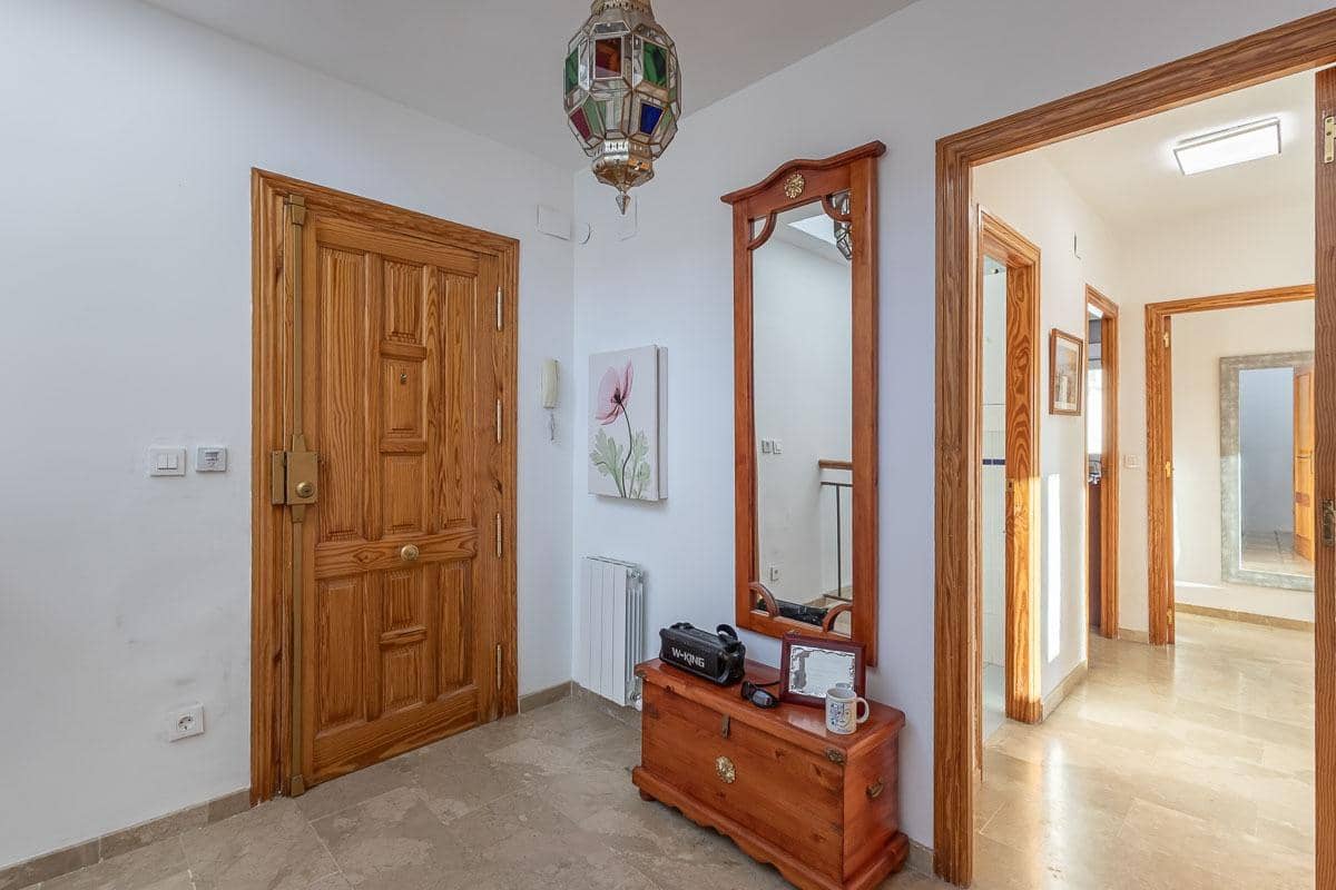 4 quarto Moradia para venda em Cenes de la Vega com piscina garagem - 365 000 € (Ref: 9436133)