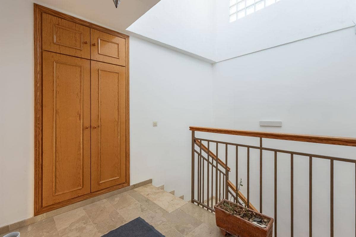 4 quarto Moradia para venda em Cenes de la Vega com piscina garagem - 365 000 € (Ref: 9436133)