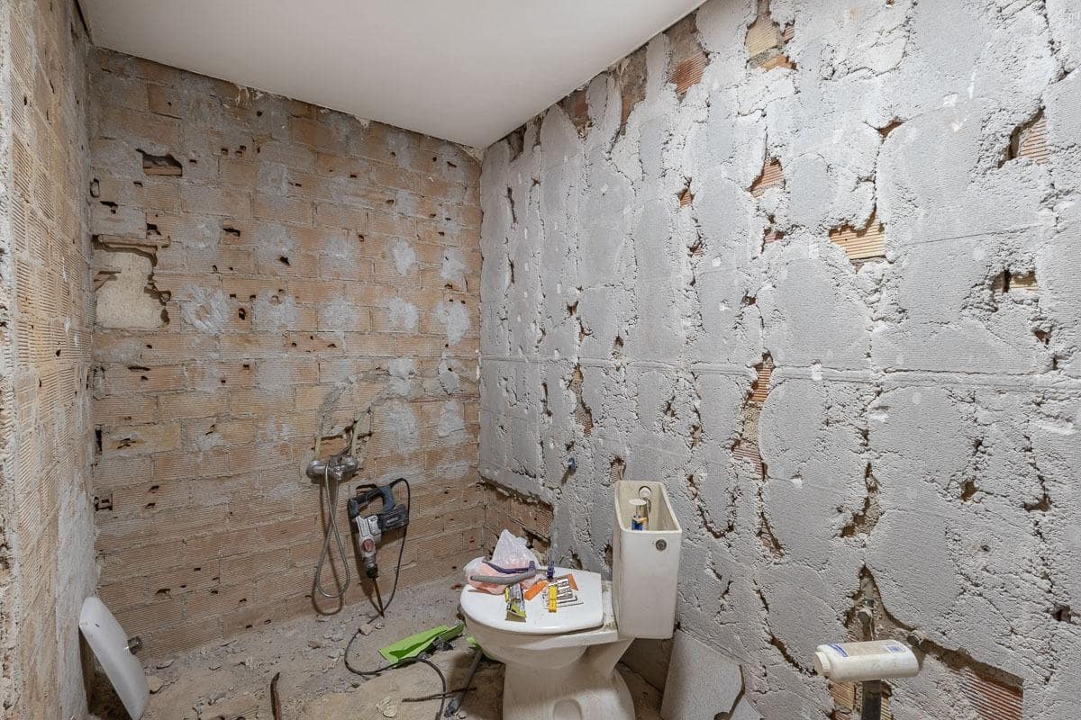 4 quarto Moradia para venda em Cenes de la Vega com piscina garagem - 365 000 € (Ref: 9436133)