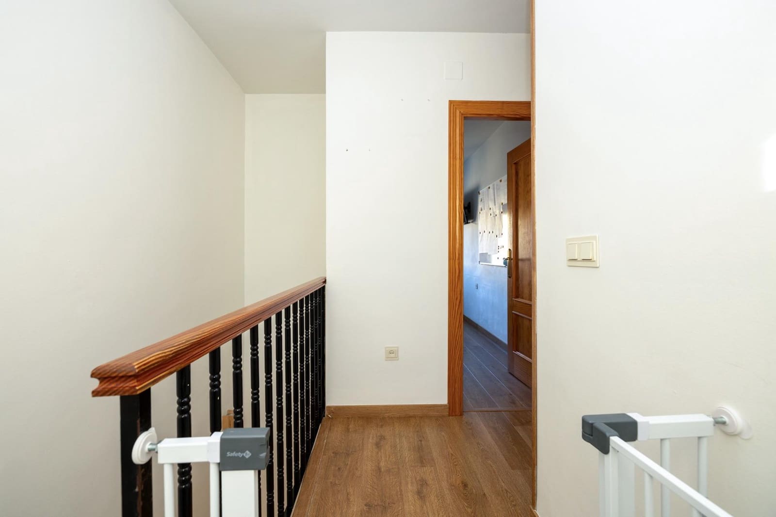 4 bedroom Semi-detached Villa for sale in Ogijares with garage - € 348,000 (Ref: 9436135)