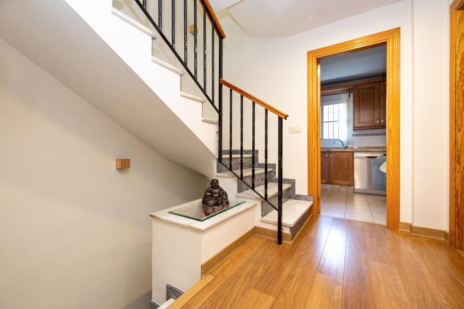 4 bedroom Semi-detached Villa for sale in Ogijares with garage - € 348,000 (Ref: 9436135)