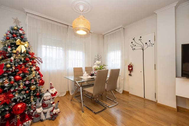 4 soveværelse Semi-Rækkehus til salg i Ogíjares med garage - € 348.000 (Ref: 9436135)