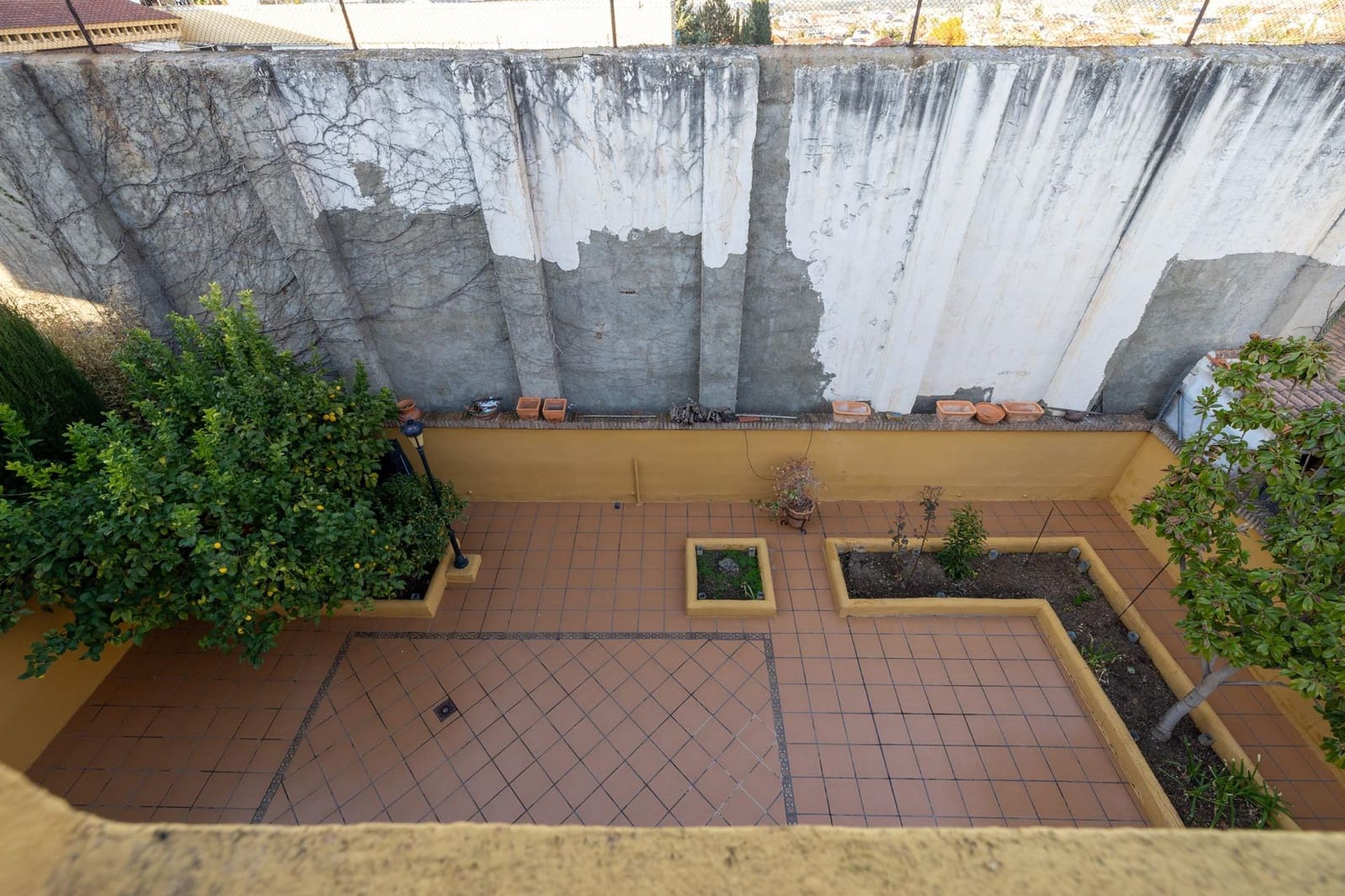 4 bedroom Semi-detached Villa for sale in Ogijares with garage - € 348,000 (Ref: 9436135)