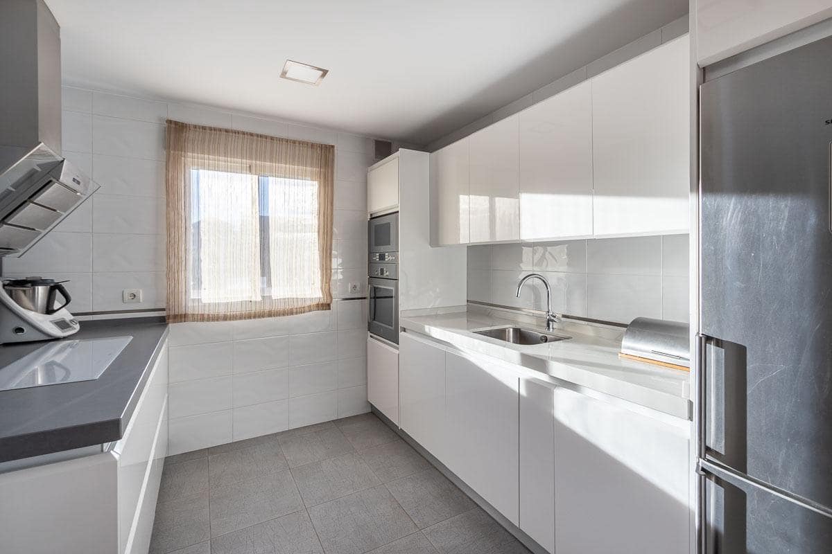 3 soveværelse Villa til salg i Ambroz med swimmingpool garage - € 299.900 (Ref: 9436412)