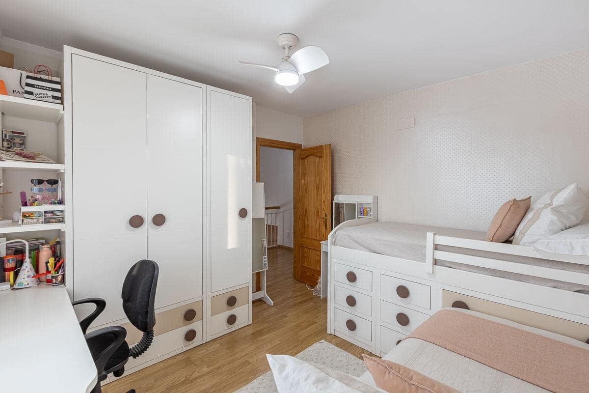 3 soveværelse Villa til salg i Ambroz med swimmingpool garage - € 299.900 (Ref: 9436412)