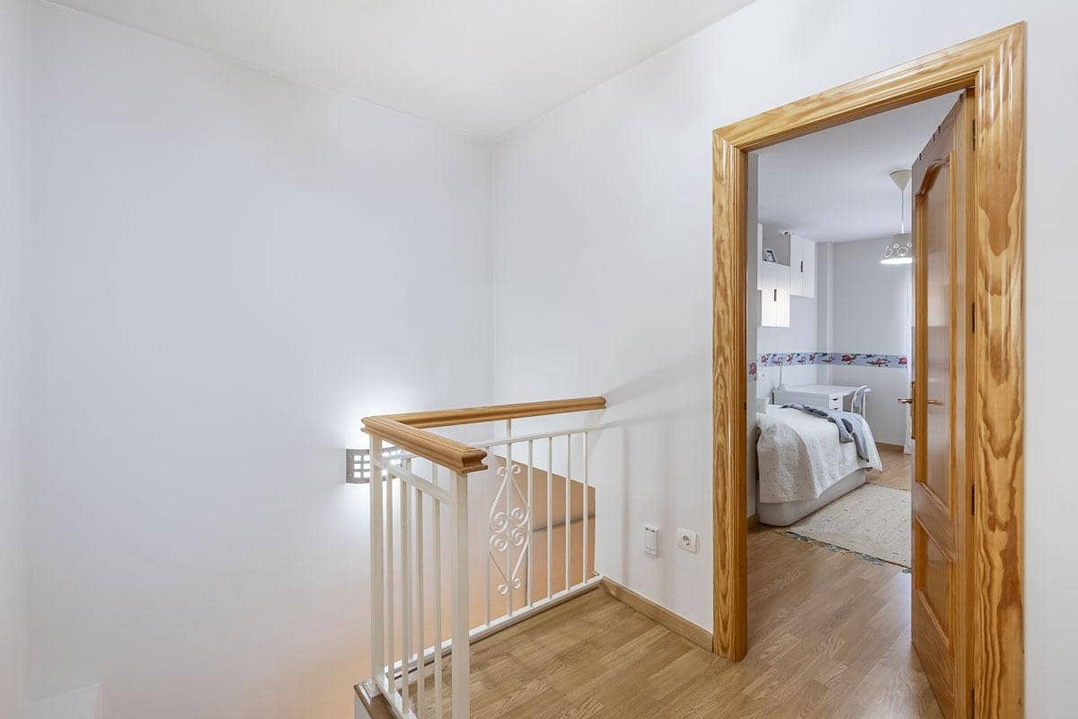 3 soveværelse Villa til salg i Ambroz med swimmingpool garage - € 299.900 (Ref: 9436412)