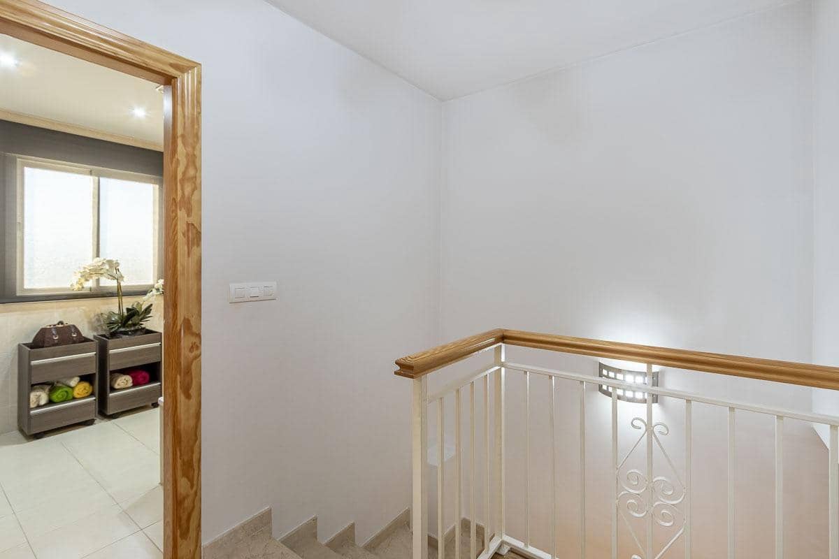 3 soveværelse Villa til salg i Ambroz med swimmingpool garage - € 299.900 (Ref: 9436412)