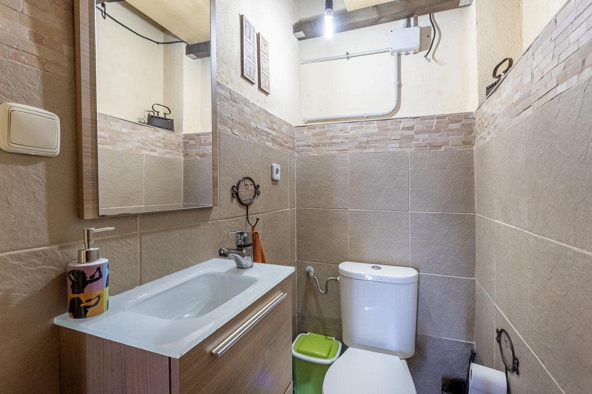 3 soveværelse Villa til salg i Ambroz med swimmingpool garage - € 299.900 (Ref: 9436412)