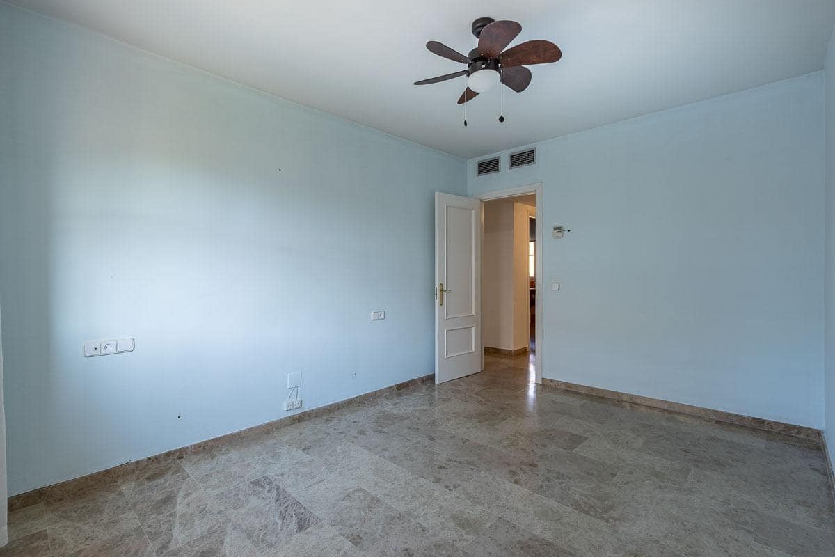 6 soveværelse Byhus til salg i Armilla med garage - € 429.000 (Ref: 9436413)