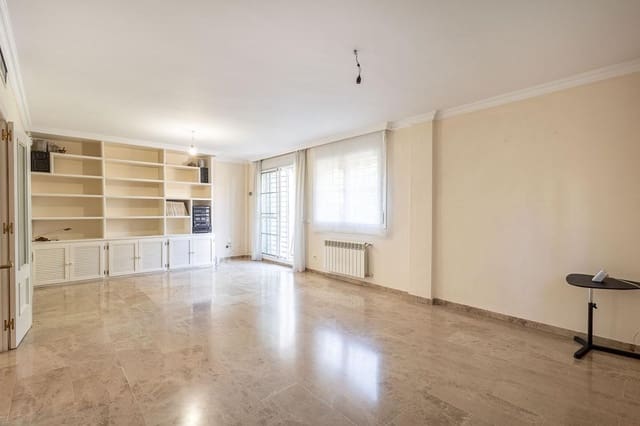 6 soveværelse Byhus til salg i Armilla med garage - € 429.000 (Ref: 9436413)