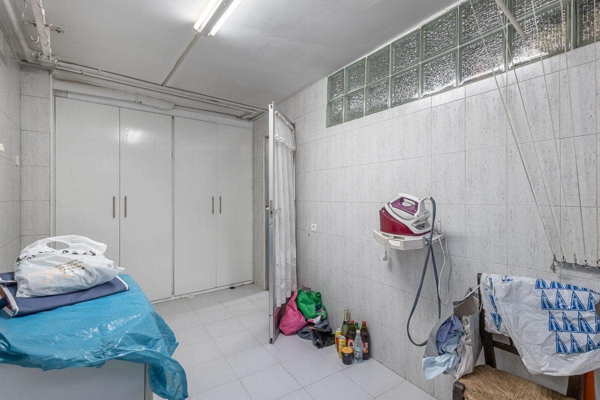 6 soveværelse Byhus til salg i Armilla med garage - € 429.000 (Ref: 9436413)