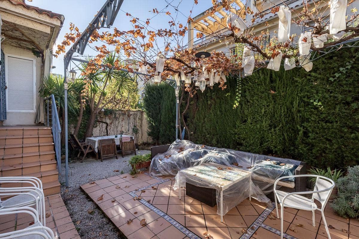 6 soveværelse Byhus til salg i Armilla med garage - € 429.000 (Ref: 9436413)