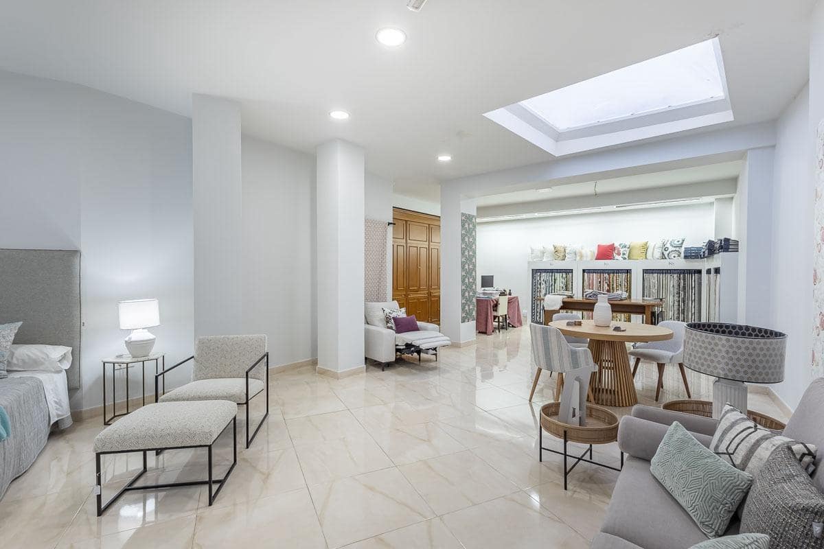 Erhverv til salg i Granada by - € 875.000 (Ref: 9436415)