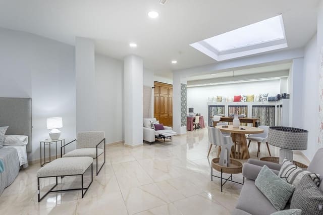 Commercial for sale in Centro, Granada city - € 875,000 (Ref: 9436415)