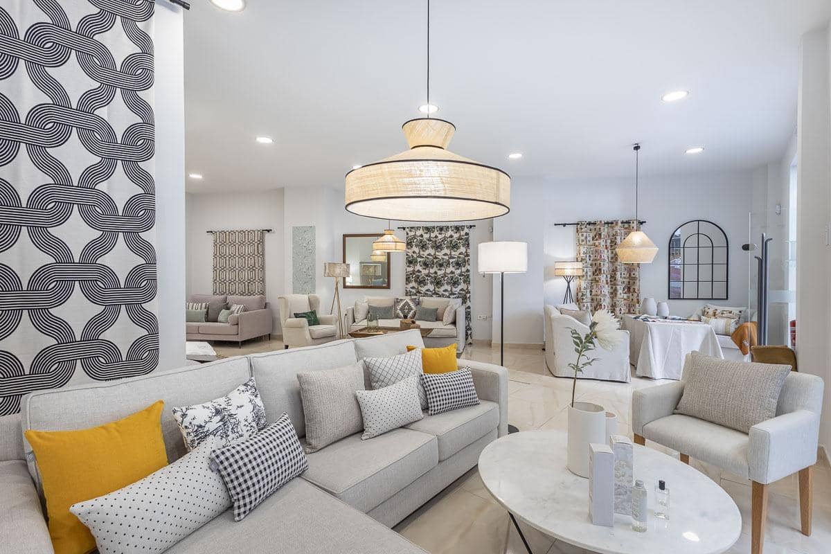 Erhverv til salg i Granada by - € 875.000 (Ref: 9436415)