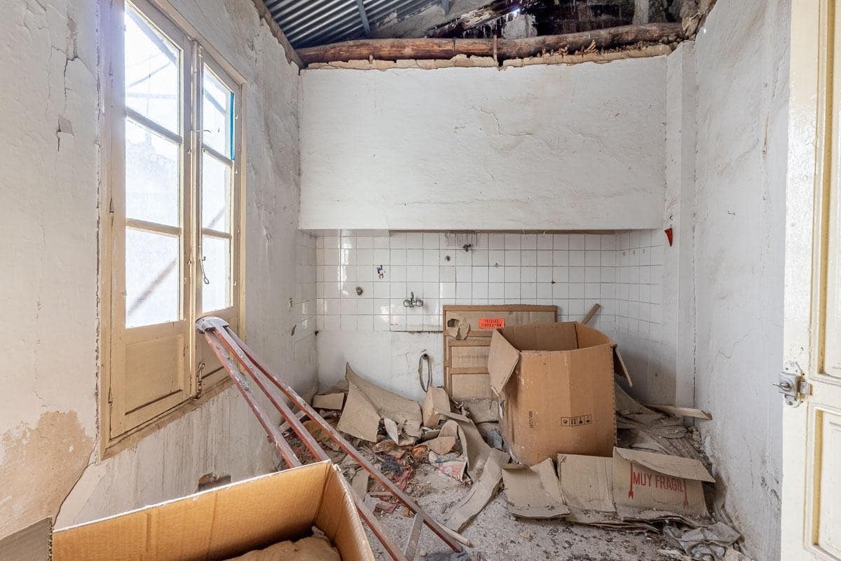 Erhverv til salg i Granada by - € 875.000 (Ref: 9436415)