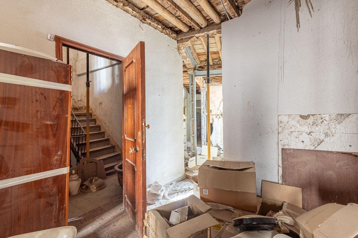 Erhverv til salg i Granada by - € 875.000 (Ref: 9436415)