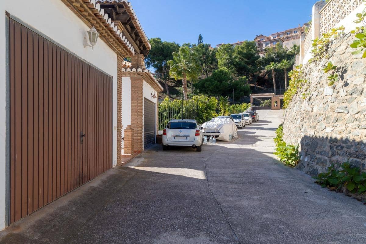 3 Zimmer Villa zu verkaufen in Almunecar mit Garage - 595.900 € (Ref: 9438170)
