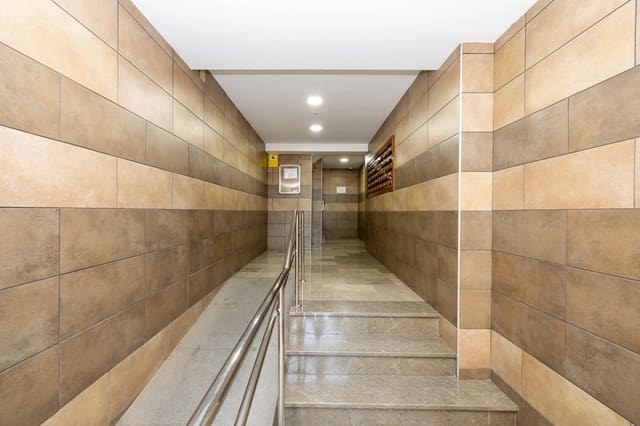 2 soveværelse Lejlighed til salg i Zaidin, Granada by - € 145.000 (Ref: 9440271)