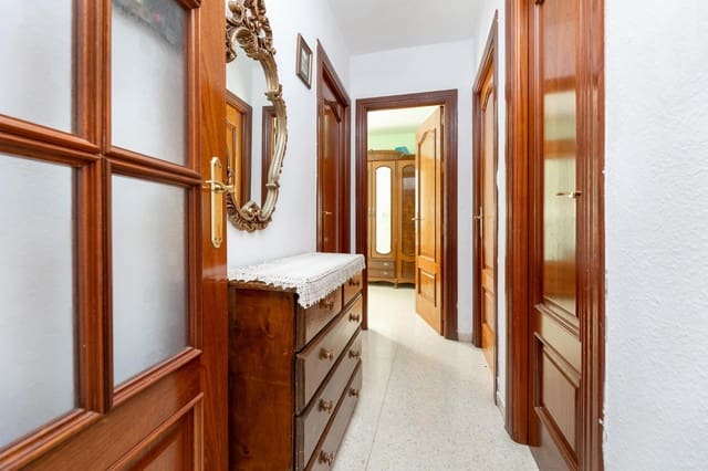 Piso de 3 habitaciones en Granada ciudad en venta con garaje - 199.000 € (Ref: 9440277)