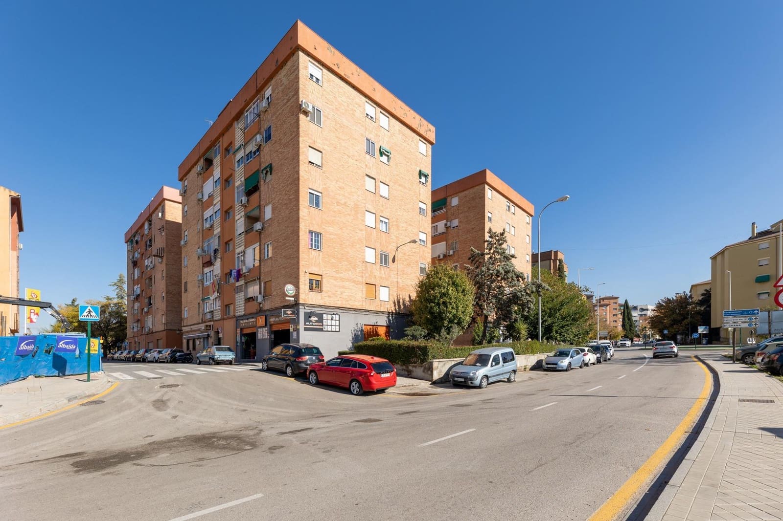 Piso de 3 habitaciones en Granada ciudad en venta con garaje - 199.000 € (Ref: 9440277)