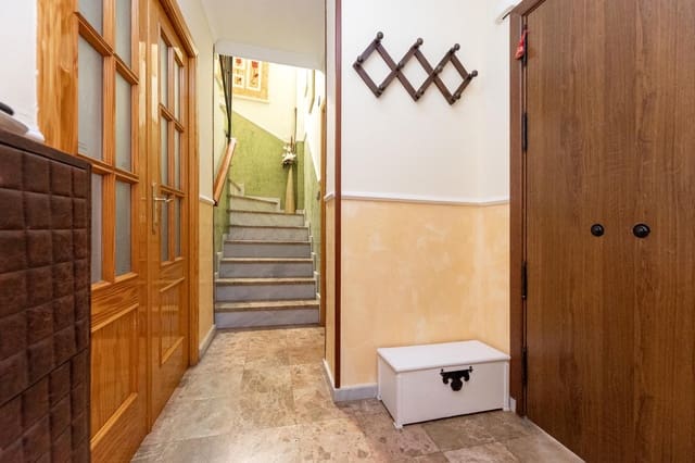 5 quarto Moradia em Banda para venda em Jun - 192 000 € (Ref: 9443365)