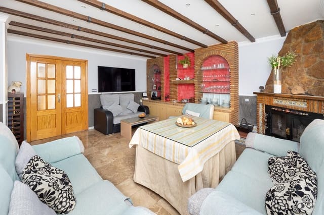 5 quarto Moradia em Banda para venda em Jun - 192 000 € (Ref: 9443365)