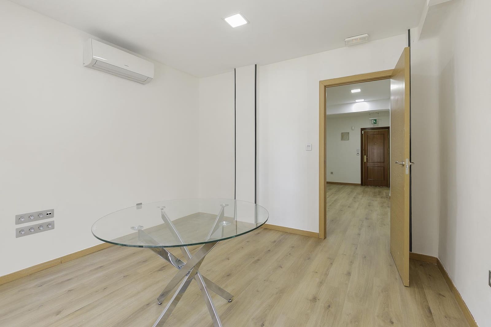 5 bedroom Flat for sale in Granada city - € 259,000 (Ref: 9443366)