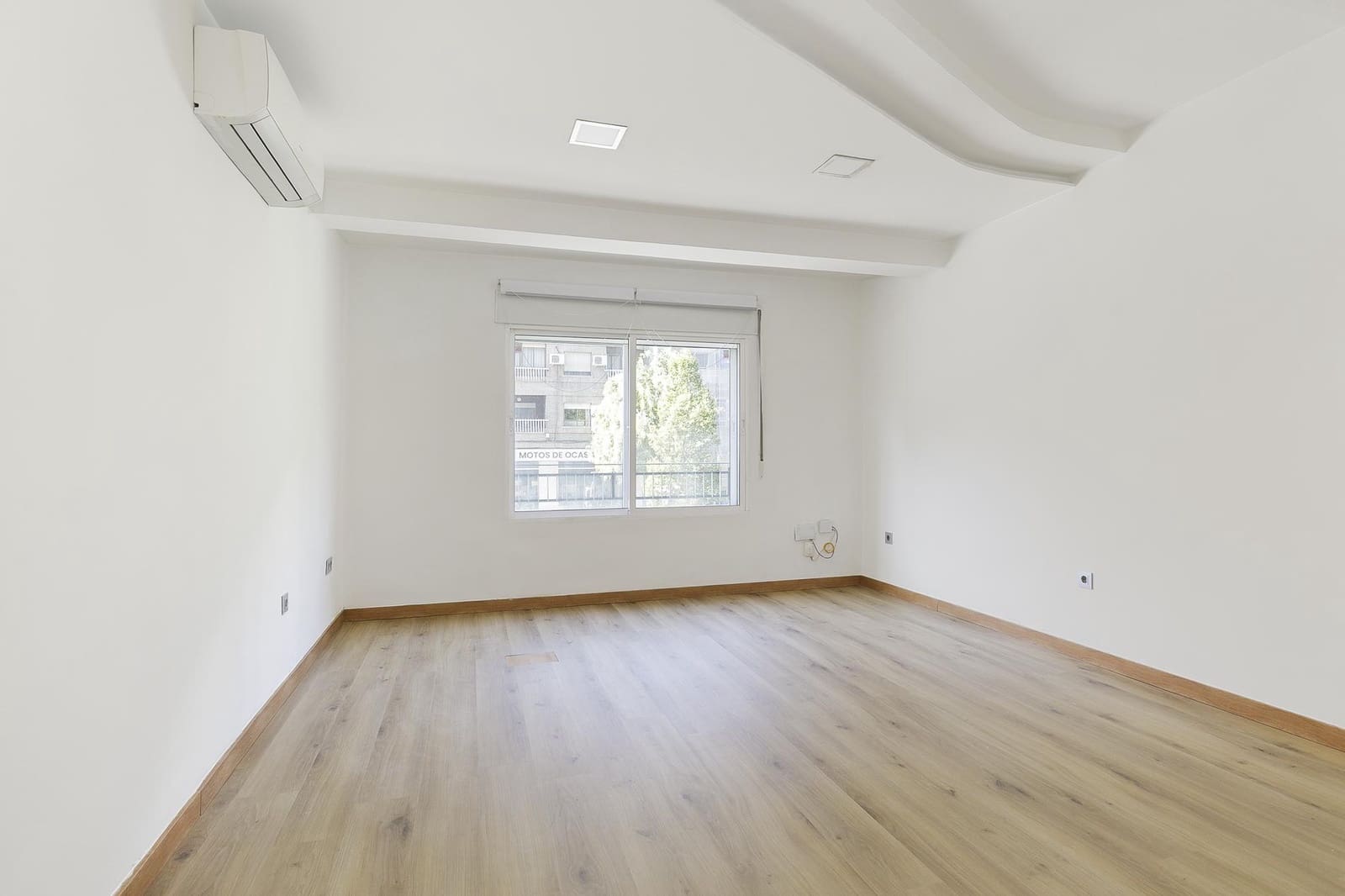 5 bedroom Flat for sale in Granada city - € 259,000 (Ref: 9443366)