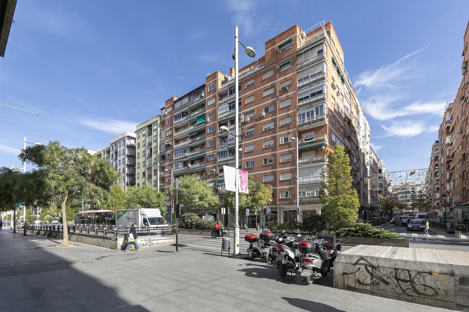 5 bedroom Flat for sale in Granada city - € 259,000 (Ref: 9443366)