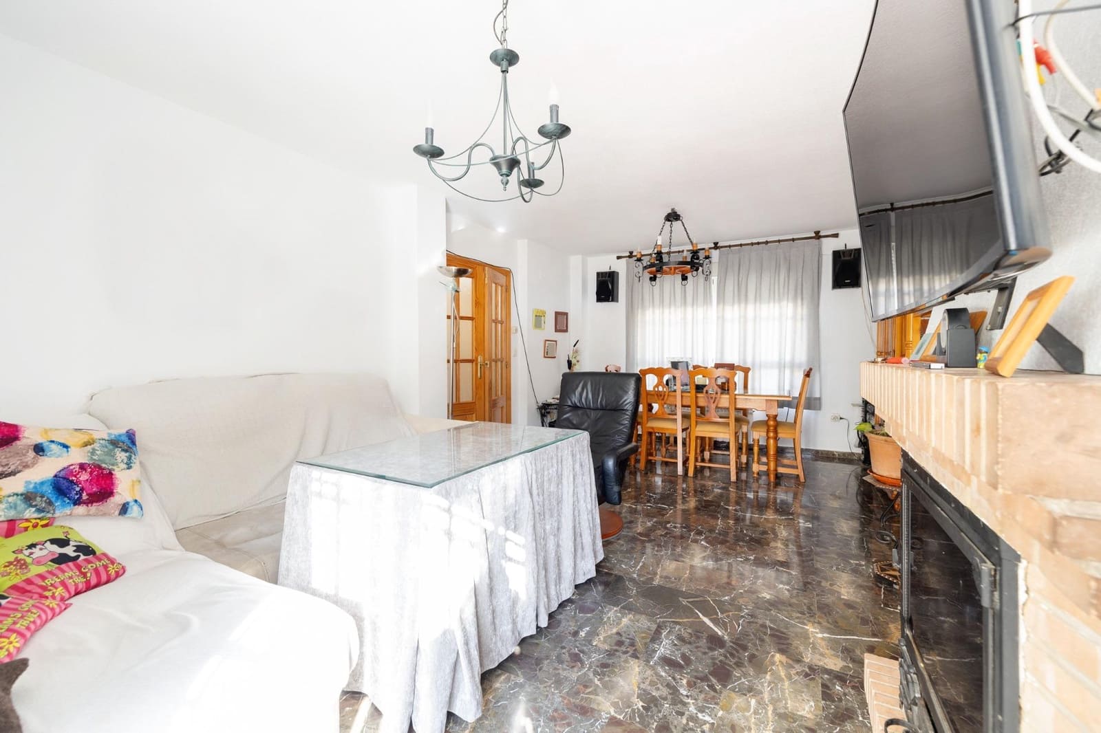 Chalet de 3 habitaciones en Albolote en venta con garaje - 280.000 € (Ref: 9446636)