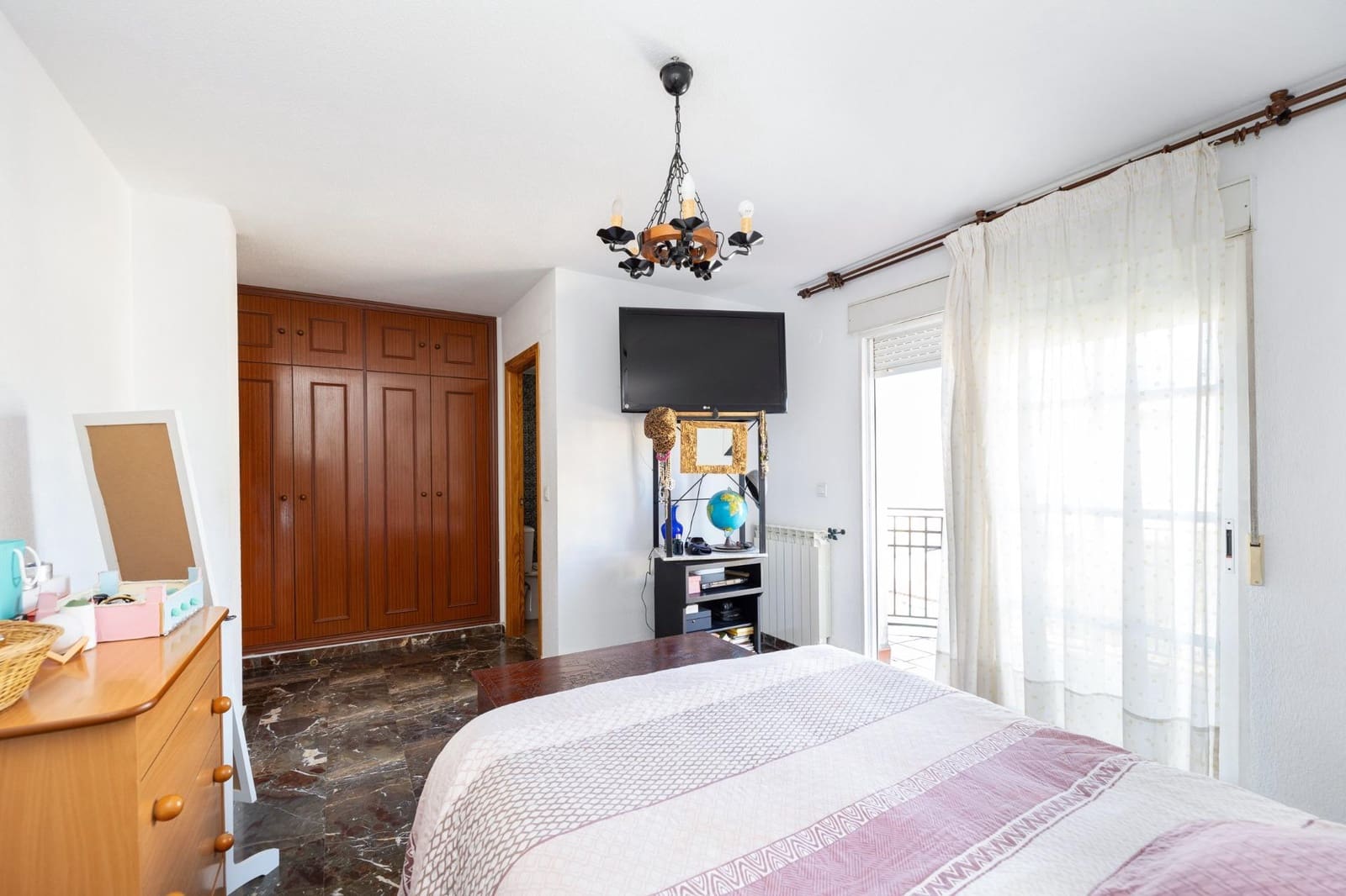 Chalet de 3 habitaciones en Albolote en venta con garaje - 280.000 € (Ref: 9446636)